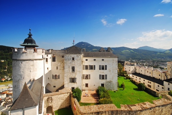 Die Festung Hohen Salzburg thront über der Altstadt