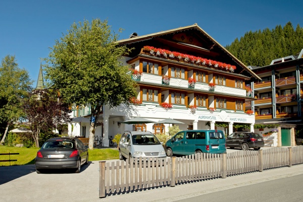 Das Alpenhotel Wurzer, direkt im Dorfzentrum von Filzmoos im Salzburger Land